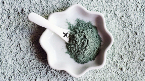 Bentonite Clay – Natural Skin Detoxifier